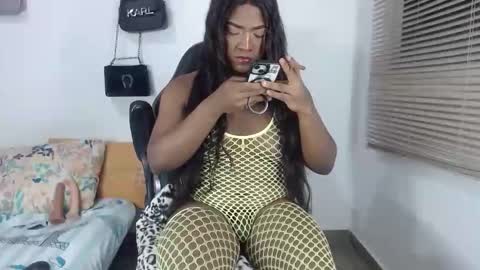 Snapshot of bigcrisblack chatting on October 2025 05:54:02 AM cristina online show from October 2025 05:54:02 AM