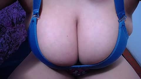  Sunny   online show from November 2025 05:39:01 AM