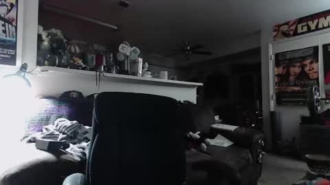 biggerisbetter21 online show from October 2025 07:59:02 AM