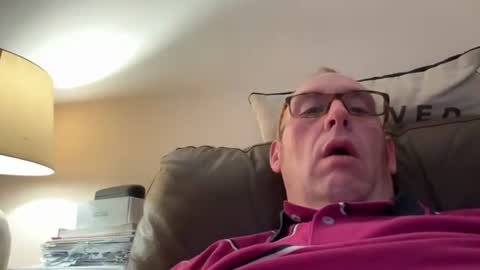 Snapshot of biggloves4bighands chatting on August 2026 05:48:02 PM biggloves4bighands online show from August 2026 05:48:02 PM