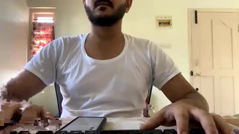 bighandsomesatisfy online show from January 2025 08:00:01 AM