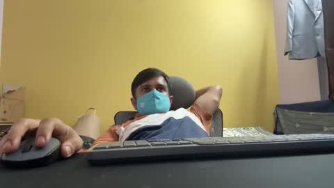 bighandsomesatisfy online show from April 2026 03:35:01 PM