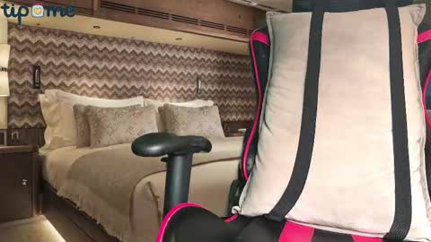 Snapshot of bighugedicker chatting on March 2025 12:26:02 AM bighugedicker online show from March 2025 12:26:02 AM