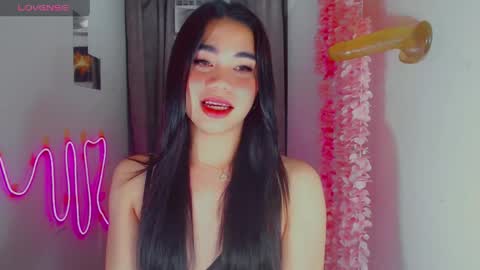 kiaaannaaaa online show from April 2026 12:34:02 PM