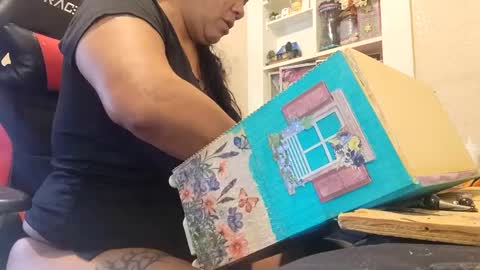 the Mini mami online show from February 2025 07:42:02 PM