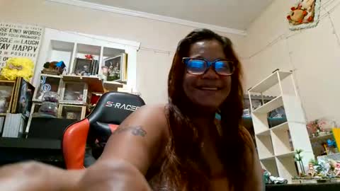 the Mini mami online show from October 2025 11:25:01 AM