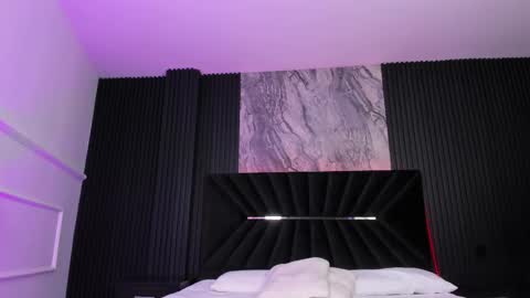 Zayra online show from September 2025 07:02:02 AM