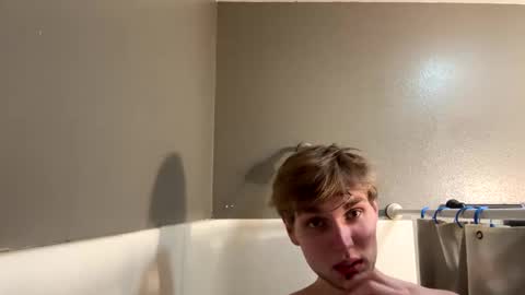 Snapshot of bigskinnyboyshh chatting on December 2024 05:38:02 AM bigskinnyboyshh online show from December 2024 05:38:02 AM