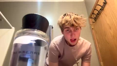 Snapshot of bigskinnyboyshh chatting on January 2025 08:42:01 PM bigskinnyboyshh online show from January 2025 08:42:01 PM