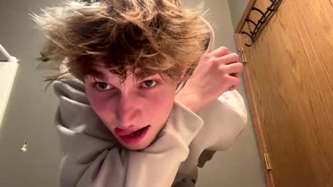 Snapshot of bigskinnyboyshh chatting on January 2025 06:20:01 AM bigskinnyboyshh online show from January 2025 06:20:01 AM