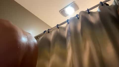 Snapshot of bigskinnyboyshh chatting on November 2025 12:20:01 AM bigskinnyboyshh online show from November 2025 12:20:01 AM