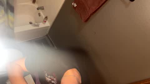 Snapshot of bigskinnyboyshh chatting on December 2025 06:21:01 AM bigskinnyboyshh online show from December 2025 06:21:01 AM