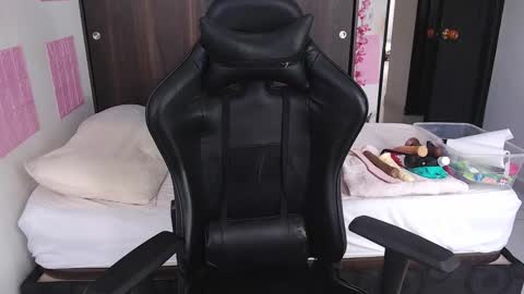 laura online show from December 2024 06:05:01 PM