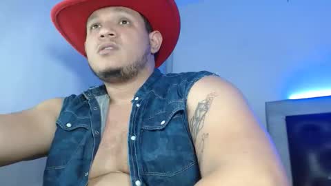 Snapshot of bigthick_blackcock chatting on April 2026 10:18:01 PM MANUEL online show from April 2026 10:18:01 PM