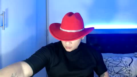 Snapshot of bigthick_blackcock chatting on May 2026 07:23:02 PM MANUEL online show from May 2026 07:23:02 PM