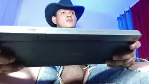 Snapshot of bigthick_blackcock chatting on May 2026 01:33:01 AM MANUEL online show from May 2026 01:33:01 AM