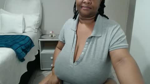 Snapshot of bigtitshornygirlxxx chatting on December 2025 09:13:02 PM Lona online show from December 2025 09:13:02 PM