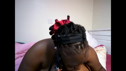 bigtittyslut_ online show from October 2025 12:35:02 PM