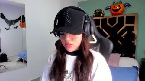 Billie online show from October 2025 07:16:01 PM