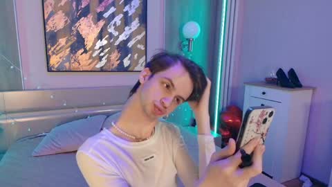 Snapshot of bimbo_boy_ chatting on May 2026 03:19:02 PM Bimbo boy online show from May 2026 03:19:02 PM