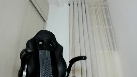 Snapshot of biscuit_oliva_ chatting on May 2026 06:09:01 PM Biscuit oliva online show from May 2026 06:09:01 PM