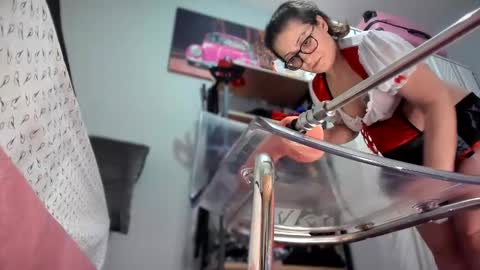 bisex woman online show from February 2025 12:08:02 AM