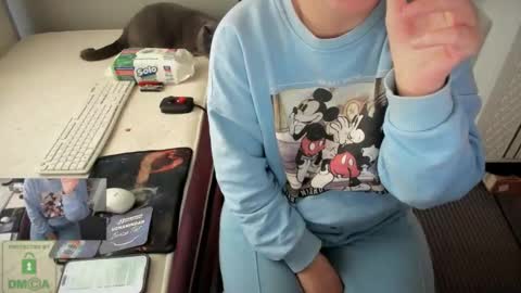 bisex woman online show from December 2025 08:30:02 AM