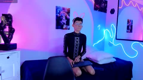  ..  .. online show from September 2025 01:22:01 PM