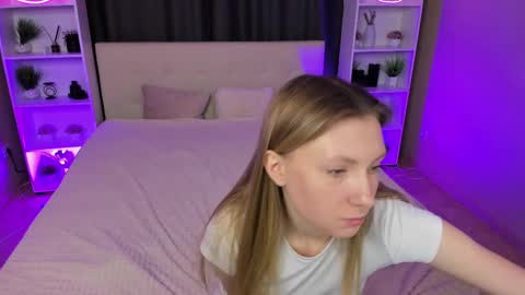 Julia online show from February 2025 03:03:01 AM