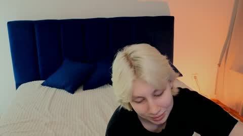 Julia online show from March 2026 03:17:01 PM