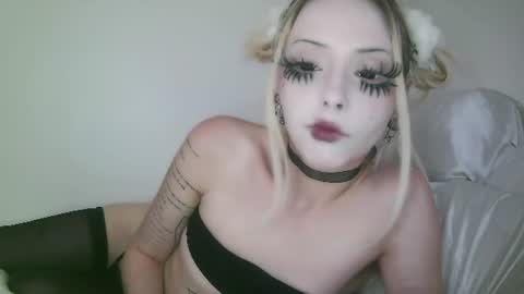vampire fang  online show from June 2026 06:32:02 PM