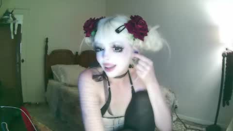 vampire fang  online show from July 2026 02:40:01 AM