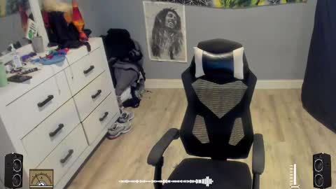 Plant Base Streamers From Pennsylvania online show from September 2025 08:58:02 PM