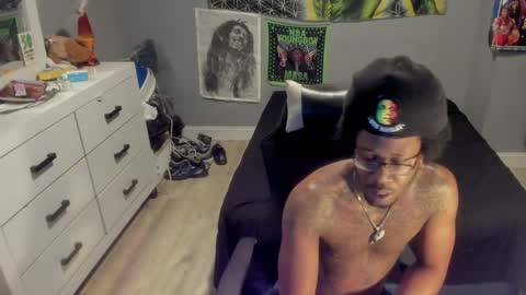 Plant Base Streamers From Pennsylvania online show from December 2025 12:05:01 AM