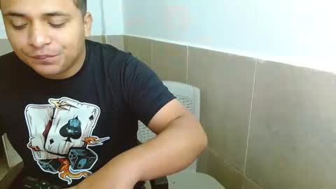 black__and__whiite online show from October 2025 10:32:02 PM