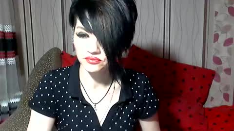 black_hot_01 online show from December 2024 01:32:01 PM