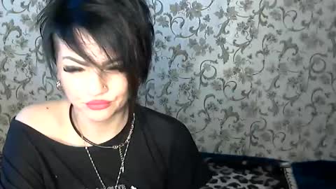 black_hot_01 online show from October 2025 08:59:01 AM