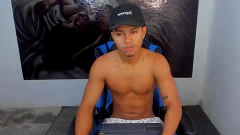 Snapshot of black_johnsonn chatting on December 2024 01:13:02 PM black johnsonn online show from December 2024 01:13:02 PM