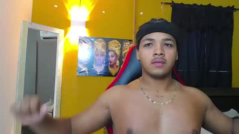 black_king_241 online show from February 2025 05:39:02 PM