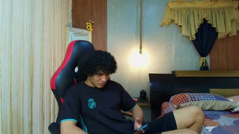 black_king_241 online show from April 2026 10:51:01 PM