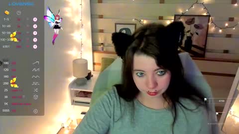  Black Kittie    Wednesday - 1300 - 1900 GMT help me get 100 thumbs up online show from October 2025 06:11:02 AM