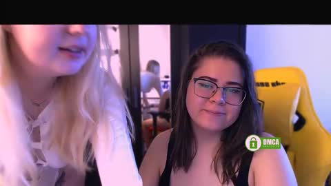 Sasha and Bella online show from September 2025 06:28:02 AM