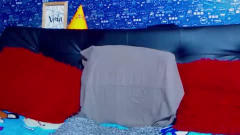 duglas online show from December 2025 05:42:02 PM