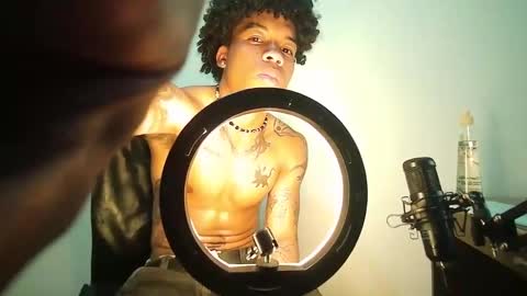 Snapshot of black_tentationx chatting on January 2025 03:25:02 AM black_tentationx online show from January 2025 03:25:02 AM