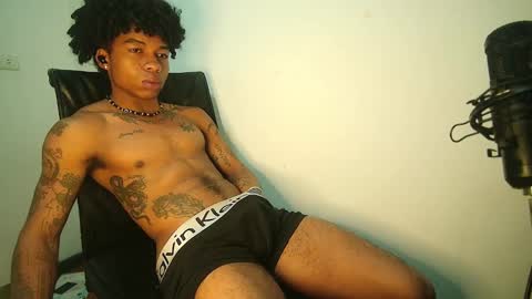 Snapshot of black_tentationx chatting on January 2025 09:19:02 AM black_tentationx online show from January 2025 09:19:02 AM