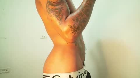 Snapshot of black_tentationx chatting on January 2025 07:11:01 PM black_tentationx online show from January 2025 07:11:01 PM