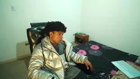 Snapshot of black_tentationx chatting on February 2025 05:21:01 AM black_tentationx online show from February 2025 05:21:01 AM