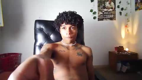 Snapshot of black_tentationx chatting on February 2025 04:26:02 AM black_tentationx online show from February 2025 04:26:02 AM