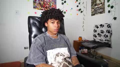 Snapshot of black_tentationx chatting on February 2025 04:18:02 AM black_tentationx online show from February 2025 04:18:02 AM