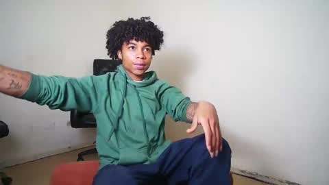 Snapshot of black_tentationx chatting on March 2025 03:29:02 AM black_tentationx online show from March 2025 03:29:02 AM